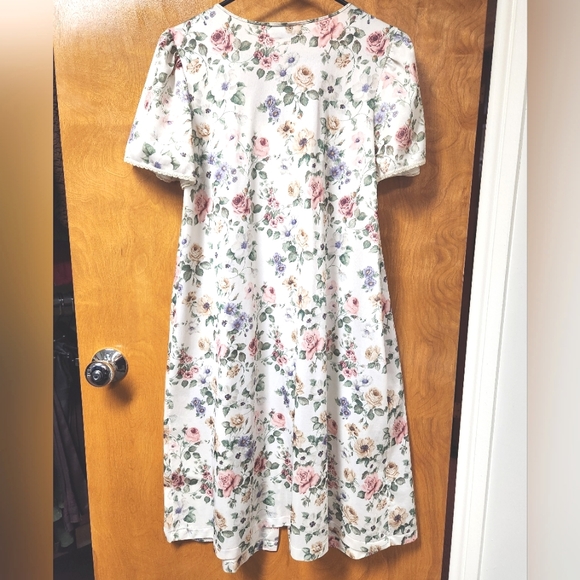 VTG Vanity Fair Button-down Floral Nightgown/Robe Size M - Picture 2 of 8